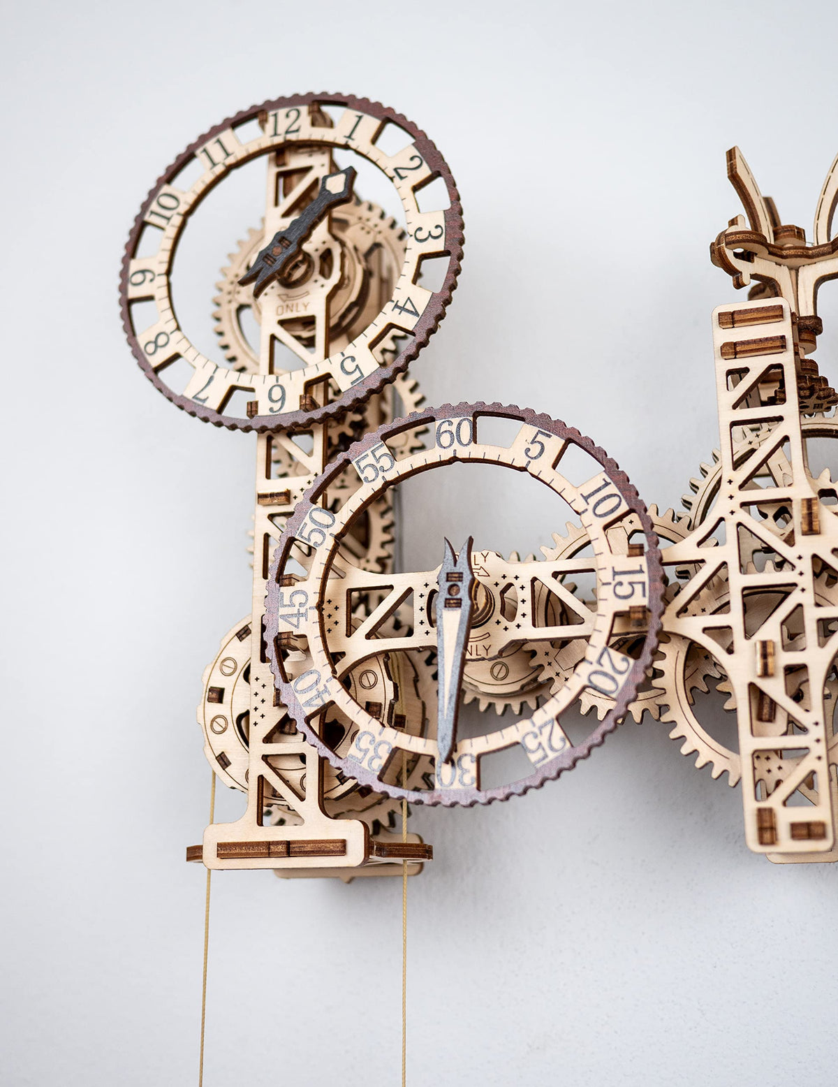 3D Wooden Clock Puzzle Building Kit with 257 Pieces Z140