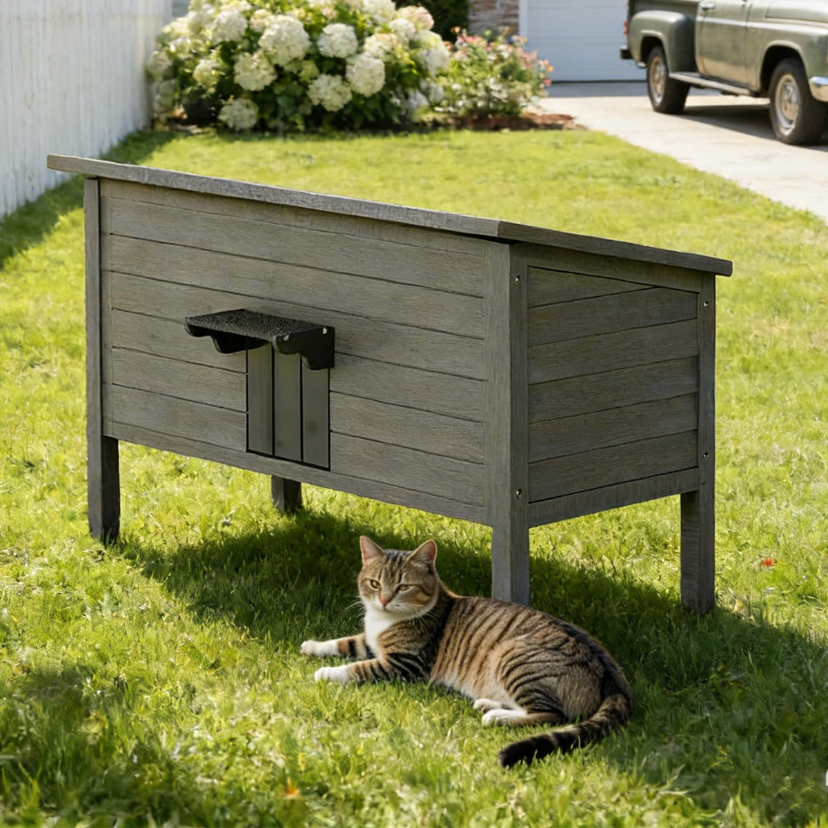 Insulated Weatherproof Wooden Outdoor Cat House A3929